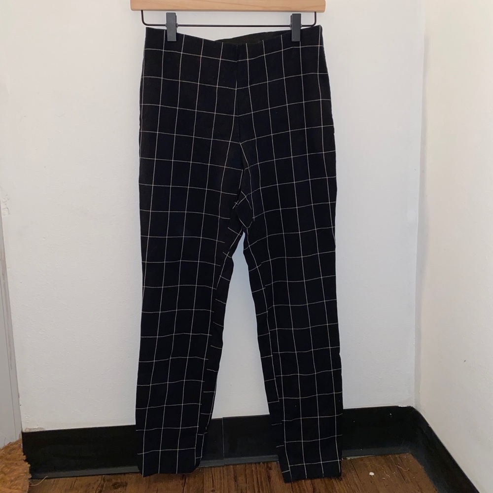 black and white ankle cut skinny pants